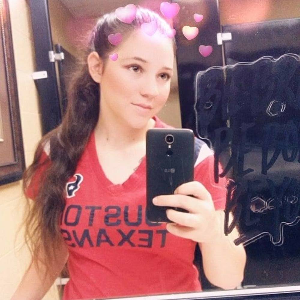 Meet your Posher, Adrianna